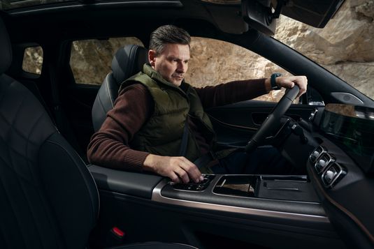 Женщины обновляют гардероб к новому сезону, детей нужно готовить к школе... А что мужчины? Разве они не заслуживают обновлений и радости?